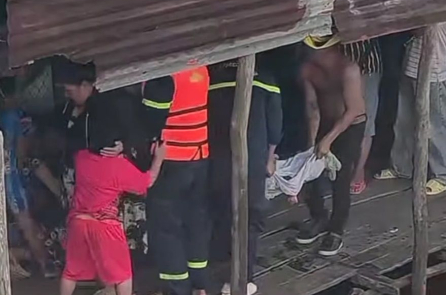 Thi thể cháu bé 4 tháng tuổi rơi xuống kênh bị lấp trong đám lục bình, cách nhà 1,5km