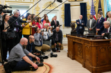 Ông Trump nói đang xem xét tấn công trên bộ nhằm vào các băng đảng ma túy Venezuela