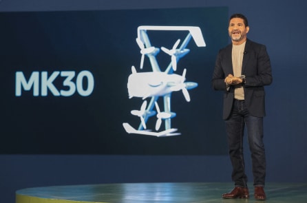 Hai UAV giao hàng của Amazon va chạm với cần cẩu bị chính phủ Mỹ điều tra