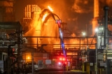 Nổ lớn tại nhà máy lọc dầu Chevron: Cả Los Angeles chấn động trong đêm