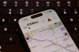 Chính quyền Trump gây sức ép buộc Apple gỡ bỏ ứng dụng theo dõi đặc vụ ICE