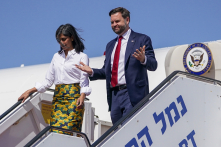 Ông Trump cảnh báo Hamas một lần nữa khi ông Vance đến thăm Israel