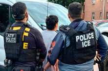 Mỹ: ICE đã bắt giữ 480.000 người nhập cư bất hợp pháp trong 9 tháng qua