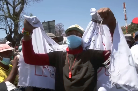 Quân đội tiếp quản chính quyền Madagascar, Tổng thống bị luận tội sau khi rời khỏi đất nước