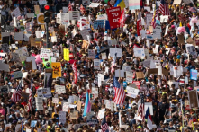 Biểu tình ‘No Kings’ diễn ra khắp nước Mỹ, Đảng Cộng hòa: Cuộc tuần hành ‘ghét nước Mỹ’