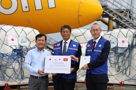 Nhật Bản viện trợ 40 thiết bị lọc nước, hơn 5.000 bộ chăn… cho người dân vùng thiên tai