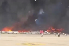 [Video] Cháy lớn tại sân bay quốc tế ở thủ đô Bangladesh