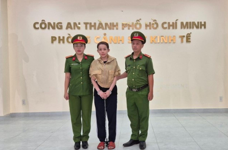 Ngân 98 bị khởi tố, bắt giam