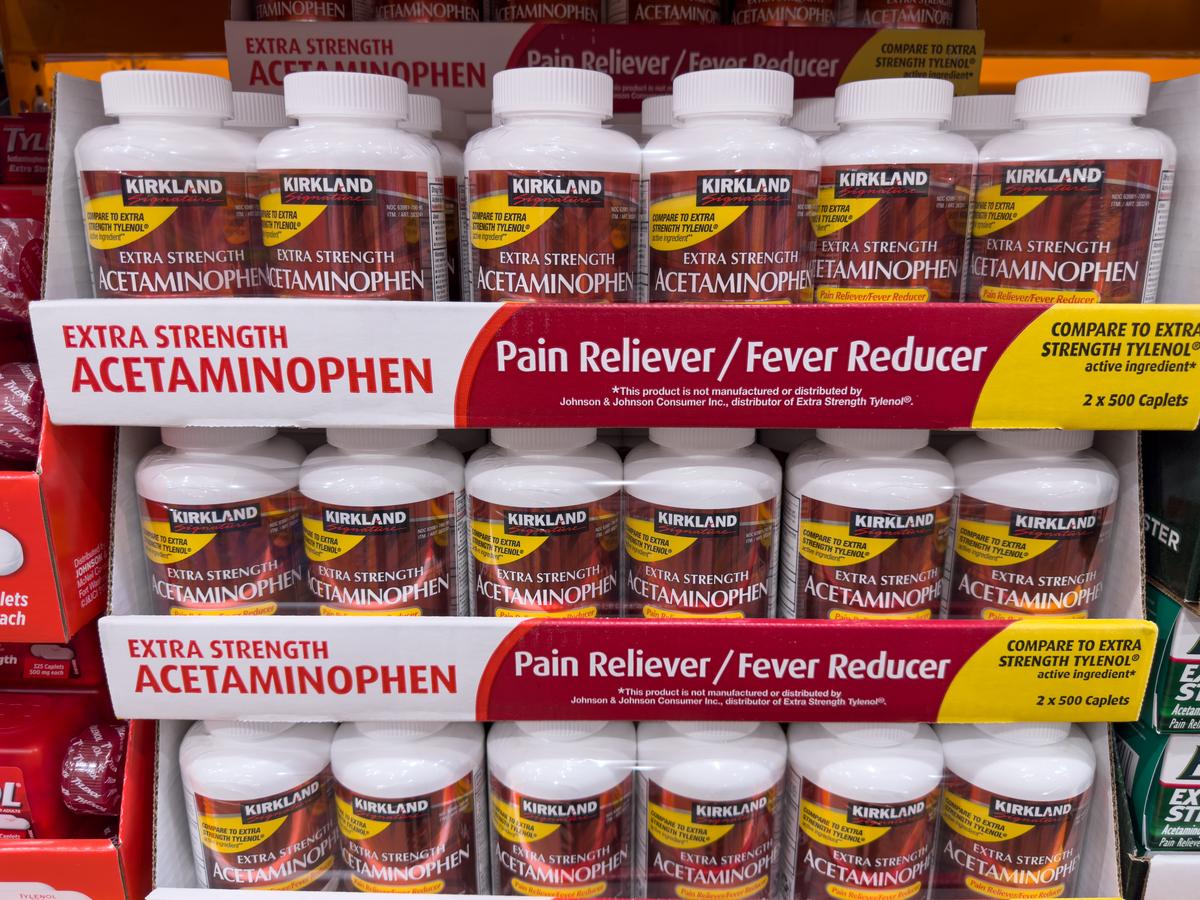 r shutterstock 2316943645