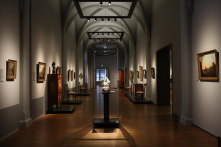 Vụ trộm nữ trang tại Bảo tàng Louvre: Thêm 5 nghi phạm bị bắt