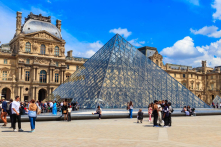 Công tố viên: Những kẻ trộm đồ ở bảo tàng Louvre không phải là kẻ trộm chuyên nghiệp﻿
