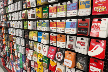 Tội phạm Trung Quốc rửa tiền thông qua thẻ quà tặng ở Mỹ, số tiền hơn 1 tỷ USD