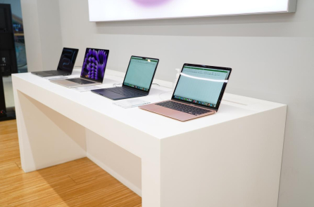 Apple sẽ ra mắt mẫu MacBook Pro có màn hình cảm ứng, iPhone Air tại TQ hết hàng sau 5 phút