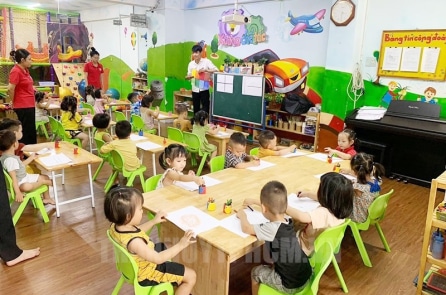 TP.HCM hỗ trợ học phí hơn 444.000 học sinh ngoài công lập