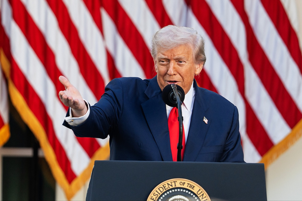 trump phat bieu tai vuon hong nha trang 14 10 25