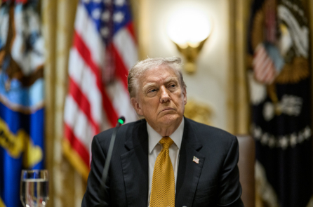 Ông Trump cảnh báo về thảm họa kinh tế nếu Tối cao Pháp viện chống lại thuế quan