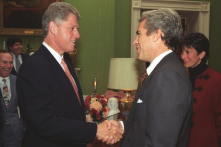 Tổng thống Trump ra lệnh điều tra mối quan hệ của Epstein với Bill Clinton