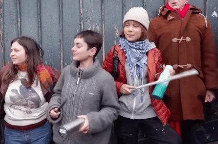 Nhà hoạt động môi trường Greta Thunberg bị cấm vào Venice, Ý vì nhuộm xanh kênh Grand Canal