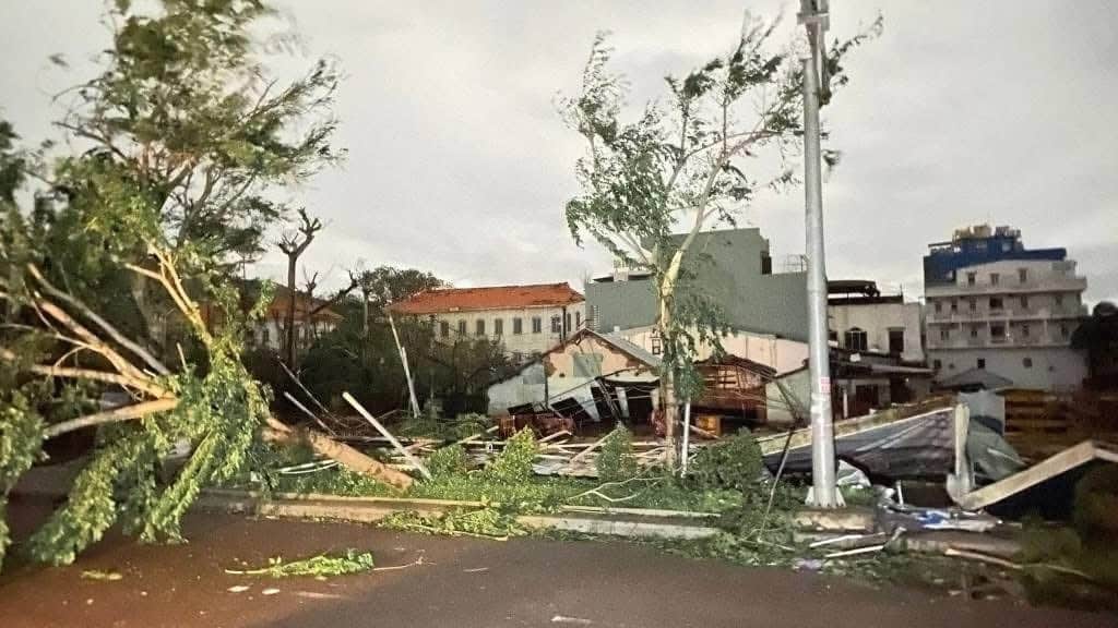 bao so 13 gay thiet hai 5 nguoi chet va hon 2 500 nha hu hong