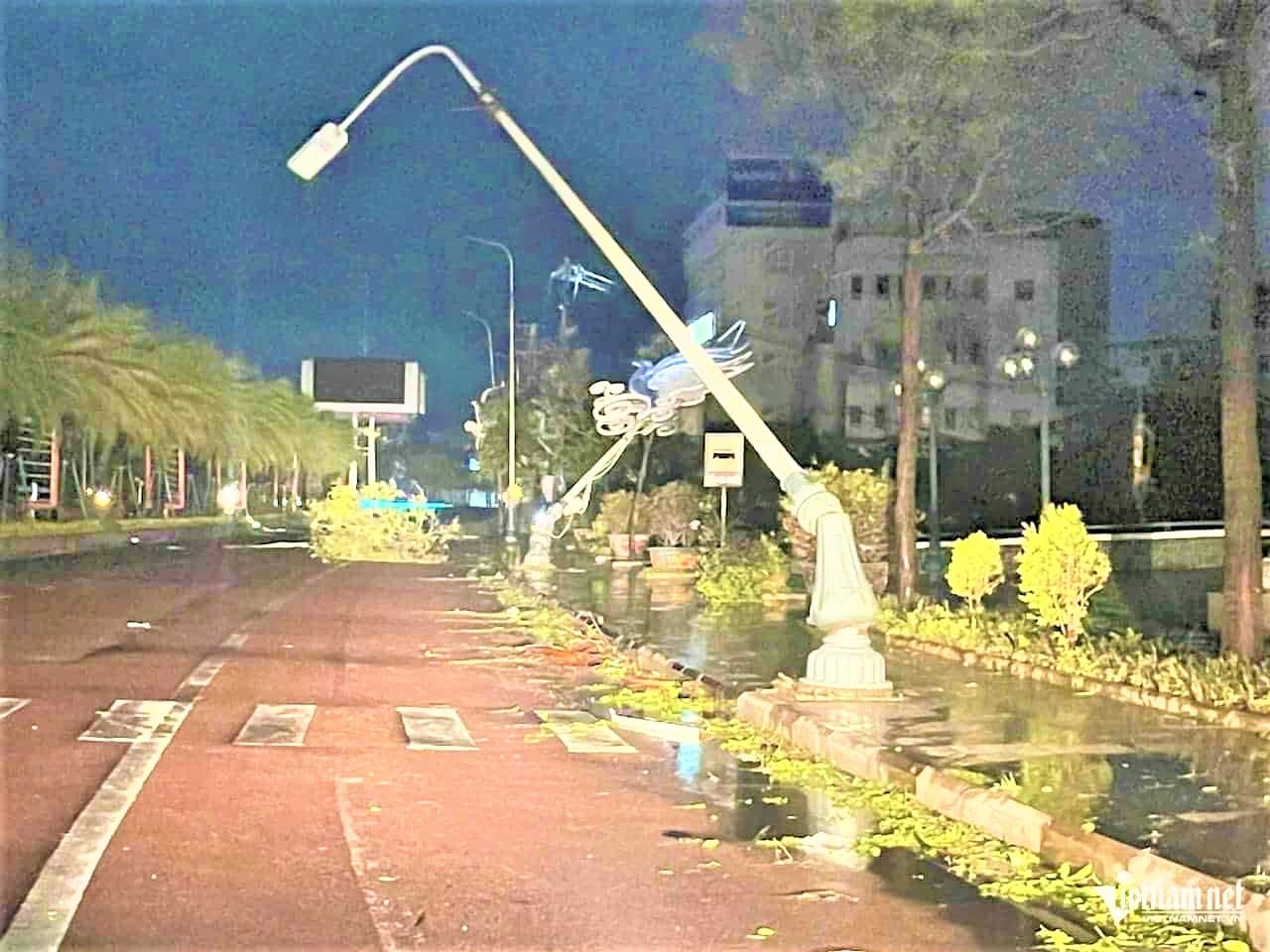 hon 16 trieu khach hang mien trung mat dien sau bao kalmaegi