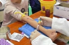 Vì sao một trường tiểu học ở Quảng Châu lại lén lút lấy mẫu máu của học sinh?