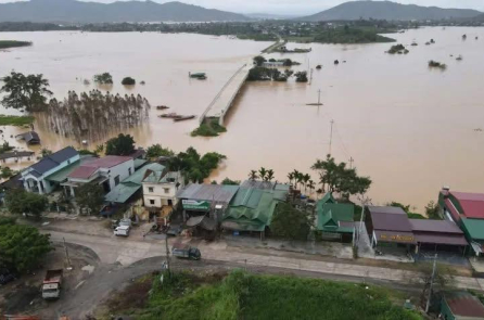 Mưa lũ lịch sử Đắk Lắk: 1 người chết, hàng trăm hộ dân bị cô lập, nhiều quốc lộ chia cắt