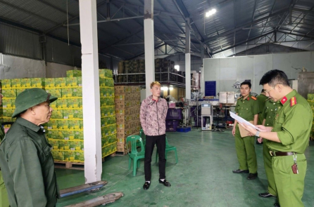 Công ty hóa mỹ phẩm sản xuất nước ngọt giả từ đường, chất tạo vị, phụ gia