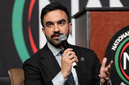 New York: 760.000 người ‘nguy cơ’ bỏ chạy khỏi bóng tối chủ nghĩa xã hội