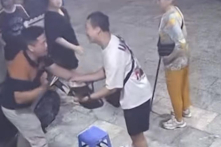 Người giúp du khách Hàn Quốc tìm thấy mẹ đi lạc nhận khen thưởng