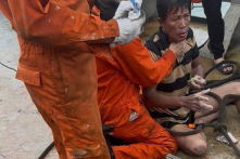 Bị sóng cuốn khi cứu người, một ngư dân sống sót sau 3 ngày, 2 đêm cầm cự