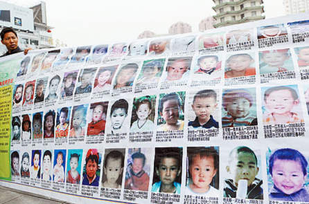 Trung Quốc ngày nay: Người trẻ không muốn sinh con, người giàu mong trường sinh bất lão