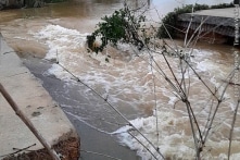 Vỡ đê sông tại xã Quảng Điền (Huế)