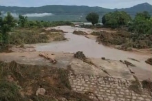 Vỡ hồ chứa nước trên núi: Bé gái 13 tuổi tử vong; nhiều nhà cửa, tài sản hư hỏng