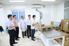 Một bác sĩ giới thiệu bệnh nhân ra phòng khám, quầy thuốc tư bị kỷ luật, điều chuyển