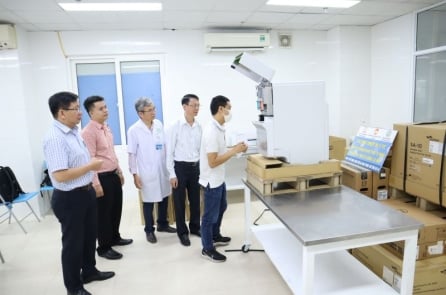 Một bác sĩ giới thiệu bệnh nhân ra phòng khám, quầy thuốc tư bị kỷ luật, điều chuyển