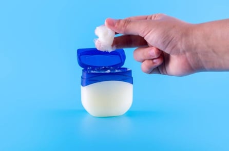 Thêm một thứ này vào Vaseline, hiệu quả dưỡng da tăng vọt