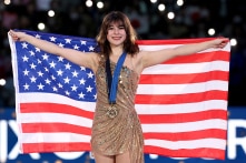 Thiếu nữ gốc Hoa, gia đình bị đặc vụ ĐCSTQ giám sát, vô địch giải trượt băng Grand Prix