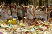 Hơn 10.000 người thắp nến tưởng niệm nạn nhân vụ khủng bố tại Sydney