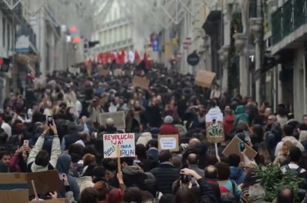 Đình công lớn nhất trong 12 năm qua ở Bồ Đào Nha, giao thông tê liệt