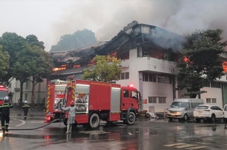 Cháy lớn tại nhà máy bia Hà Nội Habeco sáng 1/12