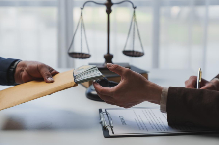 Đề nghị truy tố cựu cán bộ Văn phòng Chính phủ và gần 100 bị can