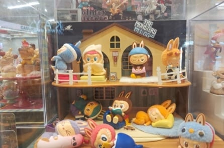 Pop Mart lao dốc 44% chỉ trong 4 tháng: Cơn sốt bơm phồng đang xì hơi?