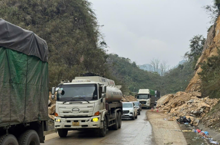 Phú Thọ: Quốc lộ 6 thông xe trở lại sau khi tìm thấy toàn bộ nạn nhân vụ sạt lở