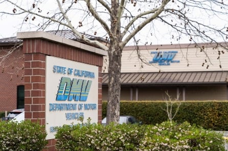 Tài xế lái xe tải nhập cư kiện Sở Xe Cơ giới California vì huỷ bằng lái xe