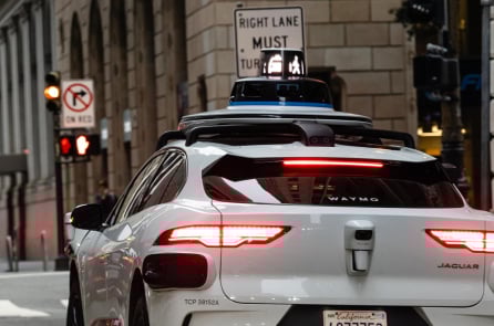 Sự cố mất điện ở San Francisco: Ông Musk nói gì về khác biệt giữa Tesla và Waymo?