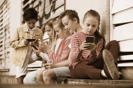 Video ngắn gây tổn hại thân tâm trẻ vị thành niên như thế nào?