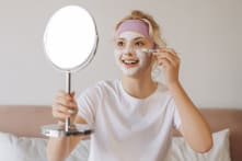 Vì sao bác sĩ da liễu không khuyên đắp mặt nạ làm đẹp mỗi ngày?