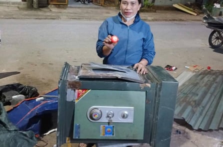 Tìm thấy 5,5 chỉ vàng, người phụ nữ thu mua phế liệu tìm người trả lại