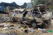 Lật xe khách chở đoàn từ thiện ở Lào Cai khiến 9 người tử vong, 9 người bị thương