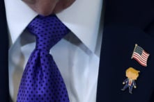 Ông Trump hội kiến giới tài phiệt năng lượng, ghim cài ‘Happy Trump’ gây chú ý